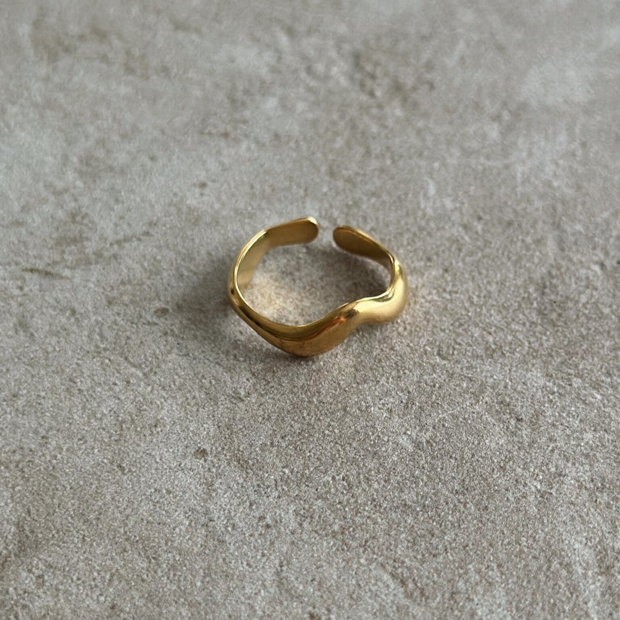 Thyra Ring